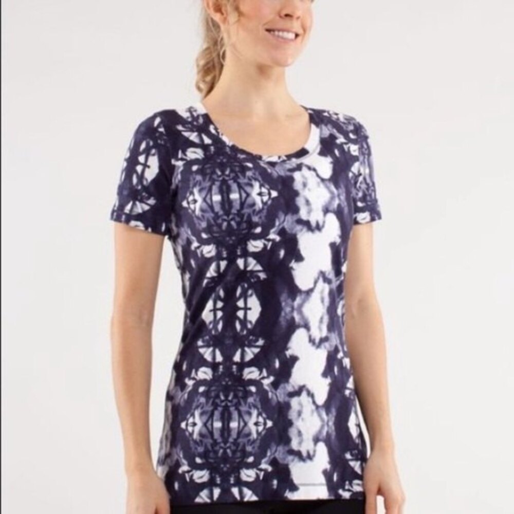 Lululemon Athletica Love Always Scoop Neck Tee 4